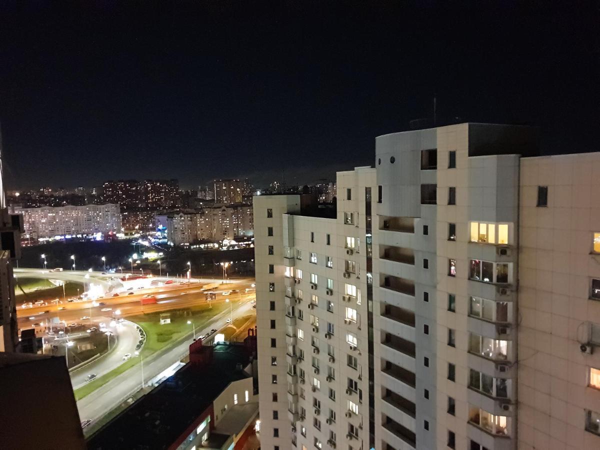 Шикарные Апартаменты 3 Минуты Пешком От М Позняки Kyiv Exterior photo